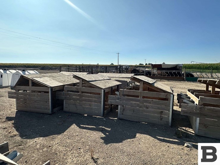 custom-wood-calf-bottling-huts---basin-city,-wa-image-2