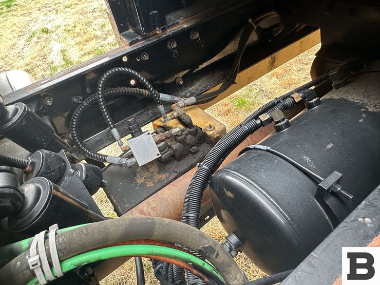 2000-peterbilt-grain-truck---lewiston,-id-image-14