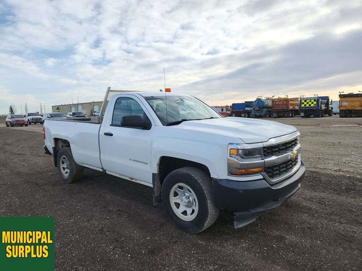 2016-chevrolet-silverado-1500-image-2