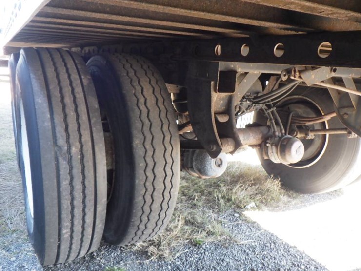 2012-utility-4000d-x-image-13