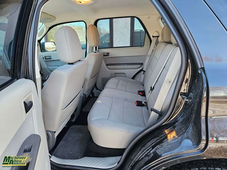 2012-ford-escape-hybrid-image-27