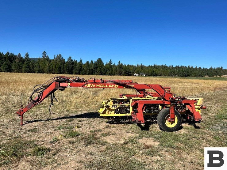 new-holland-216-image-2