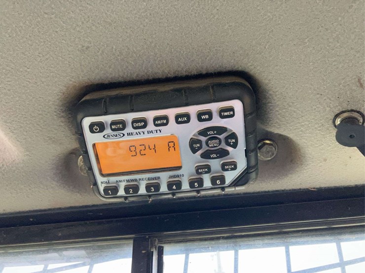 2018-new-holland-l228-image-27