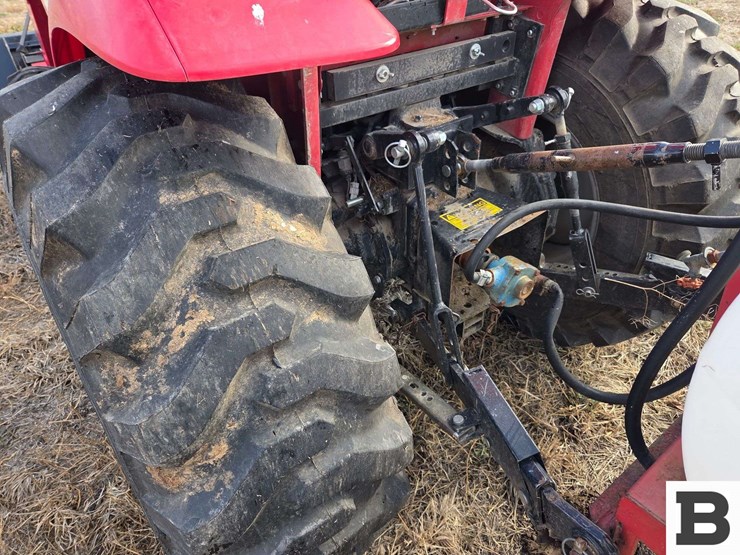 2021-mahindra-1640-image-9