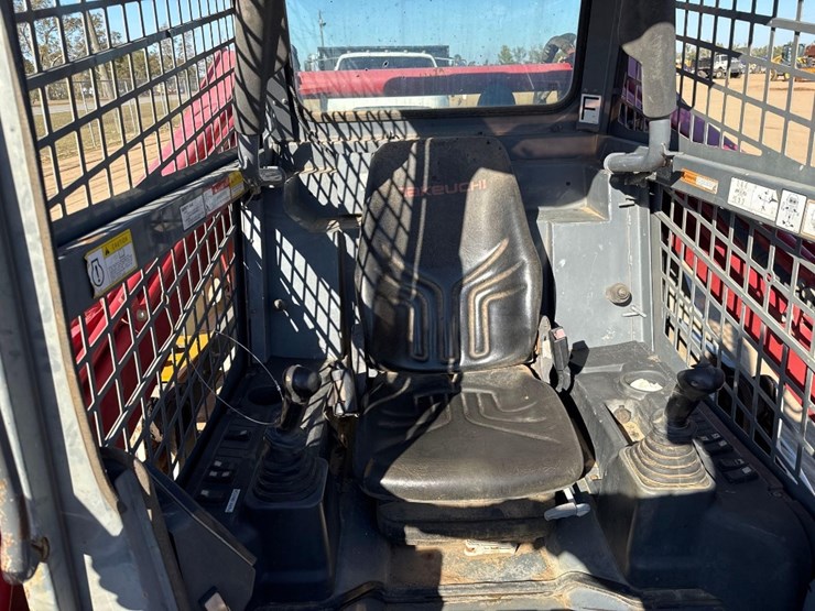 2019-takeuchi-tl12v2-image-23