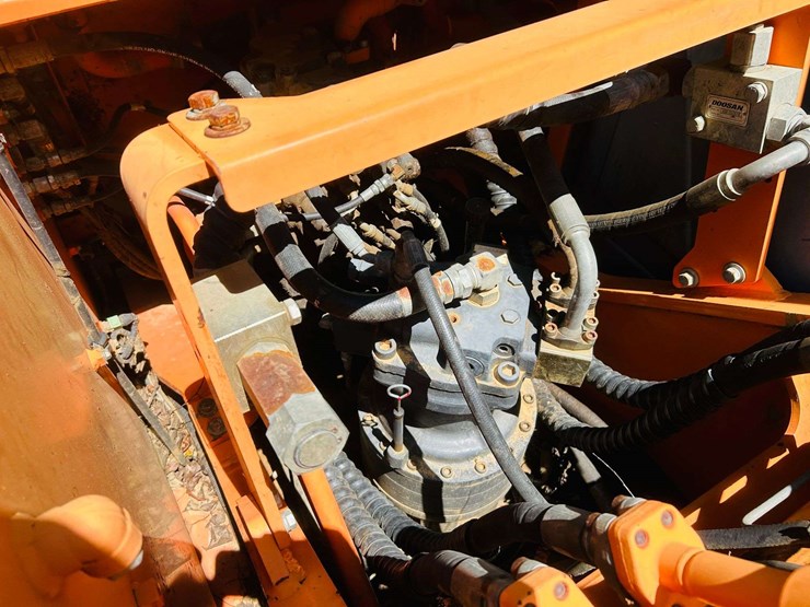 2010-doosan-dx180-lc-image-60