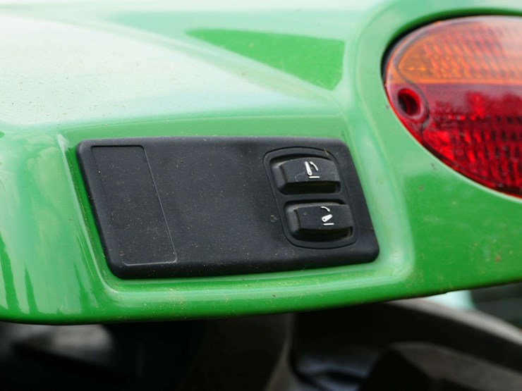 john-deere-6125r-image-42