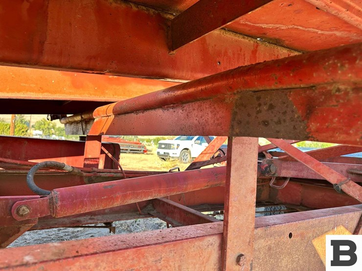 1972-new-holland-1048-image-29