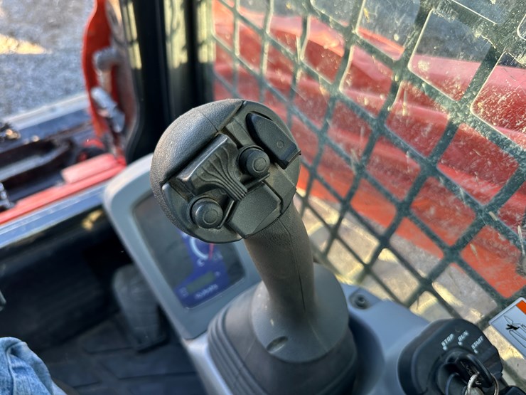 kubota-svl75-2-image-45