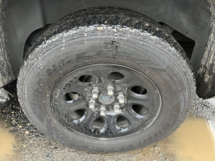 2014-chevrolet-tahoe-image-17