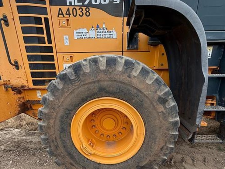 2011-hyundai-hl760-9-image-10