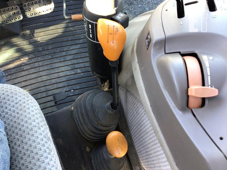 2013-john-deere-5085e-image-18