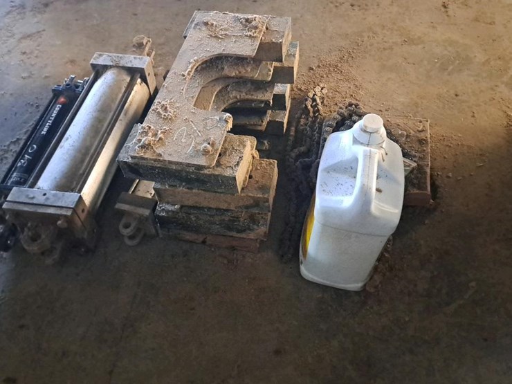 #310-•-hydraulic-and-air-cylinders-and-parts-image-1