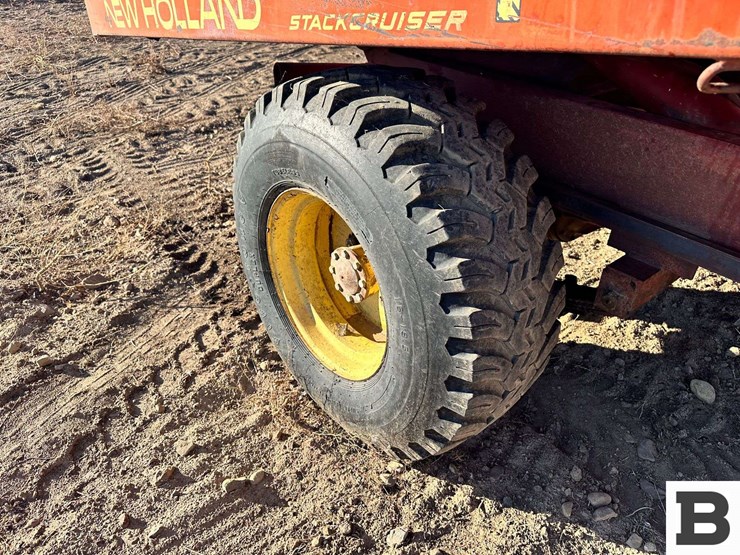 1972-new-holland-1048-image-25