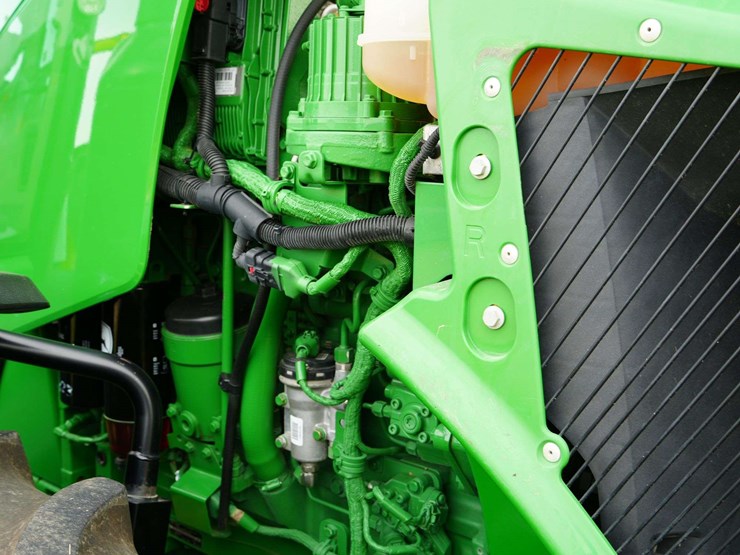 2011-john-deere-8285r-image-65