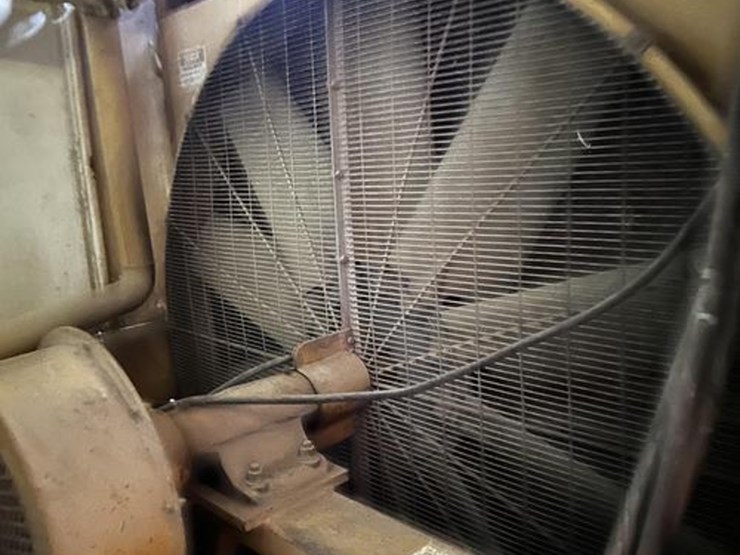 2001-caterpillar-3508-image-9