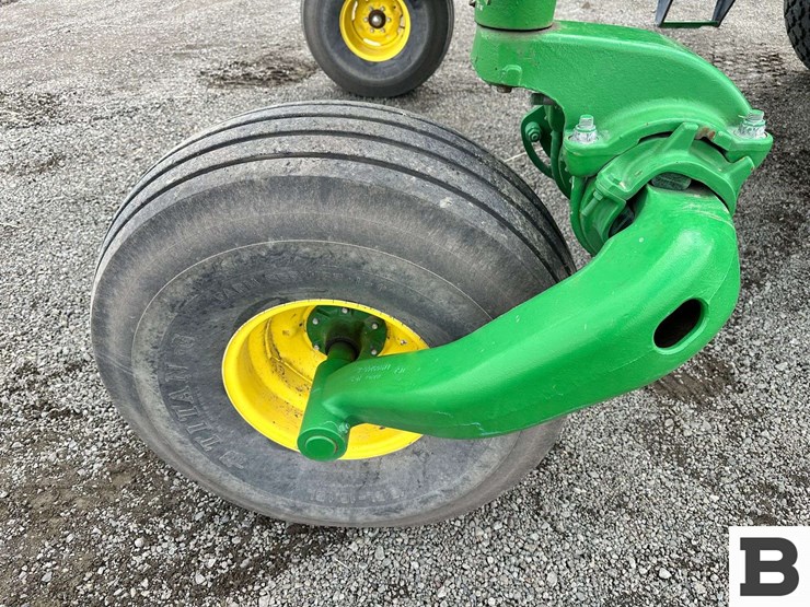 john-deere-w235r-image-52