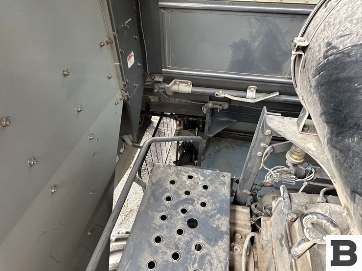 2008-gleaner-r75-image-62