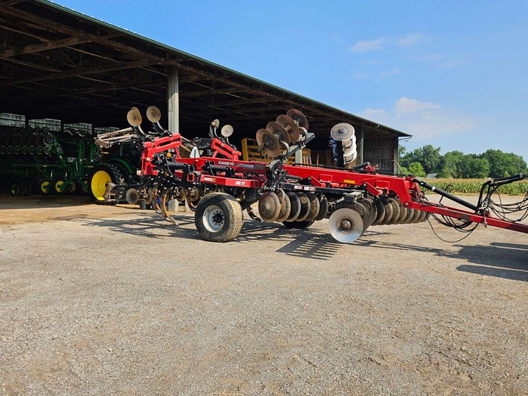 case-870-disk-chisel-plow-image-1