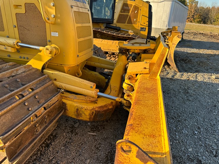 #32837-•-komatsu-39px-crawler-dozer-km10d130kka096648-image-33