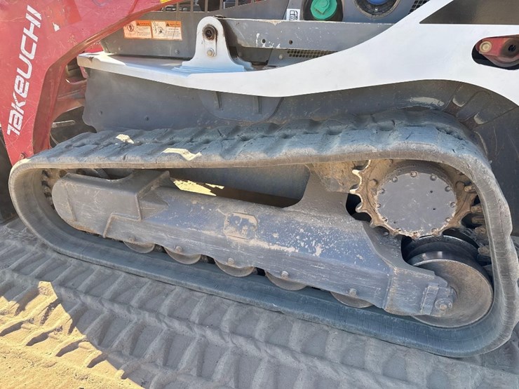 2019-takeuchi-tl12v2-image-9