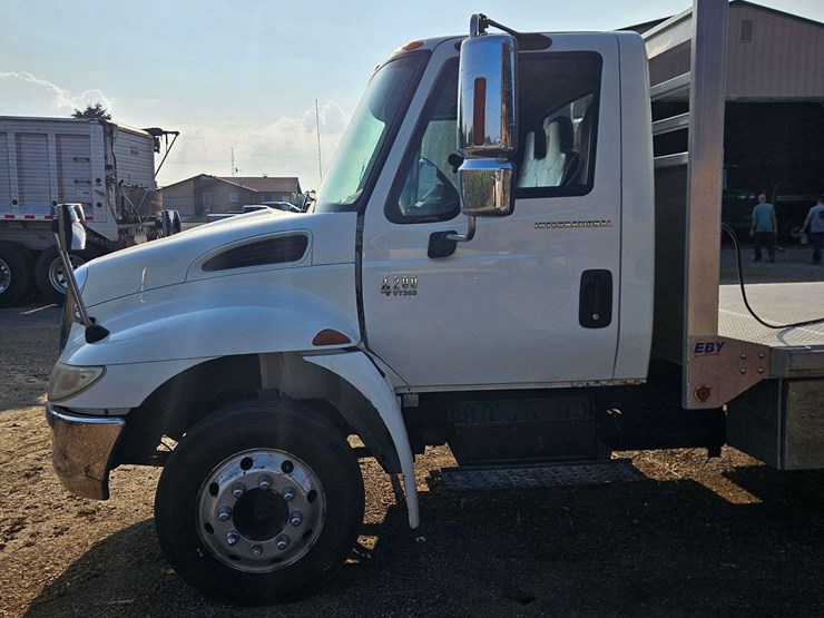 2003-international-4200-image-6