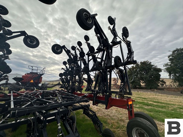 2012-case-800-image-38