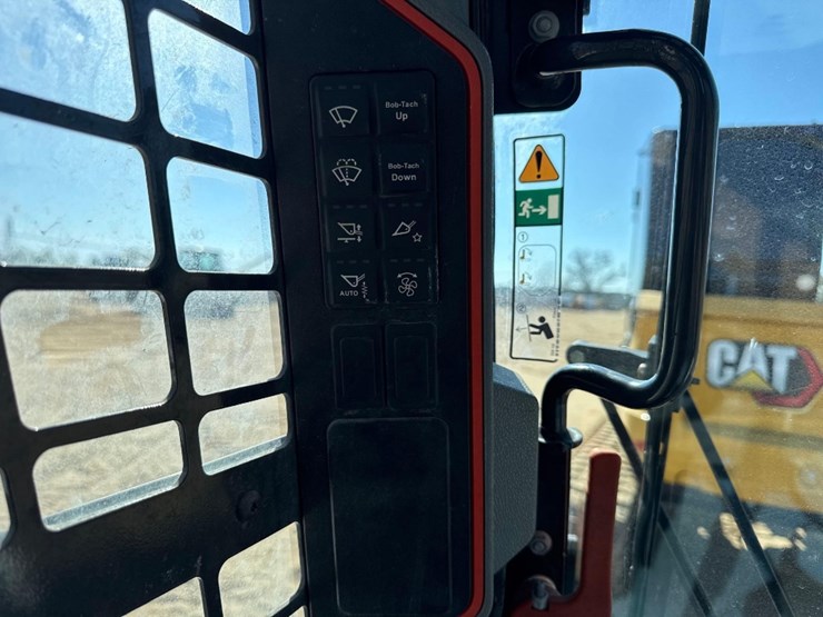 2021-bobcat-t66-image-31