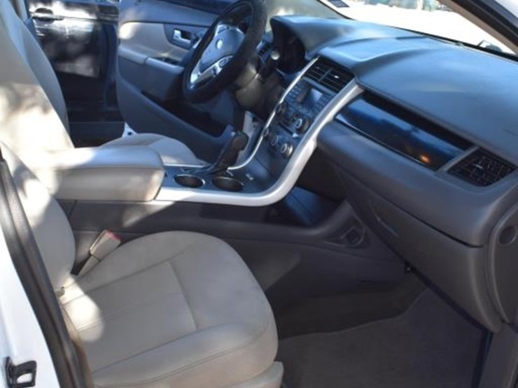 2014-ford-edge-image-9