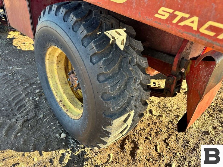 1972-new-holland-1048-image-21