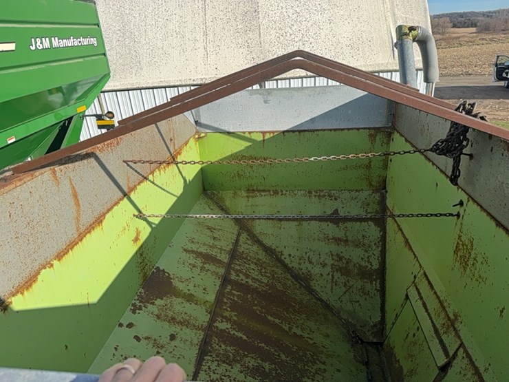 parker-200-bu-gravity-with-seed-auger-image-2