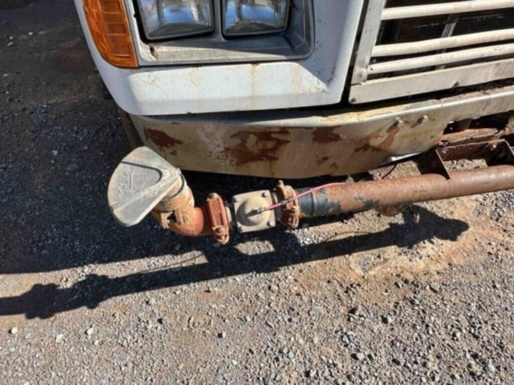 1996-freightliner-bobtail-water-truck-image-7