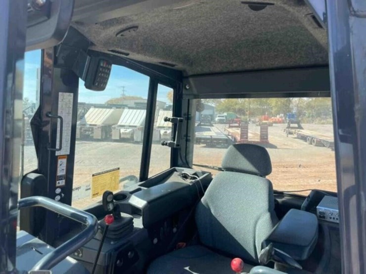 2019-deere-750k-lgp-image-28