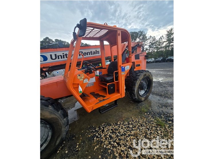 2016-sky-trak-8042-image-2