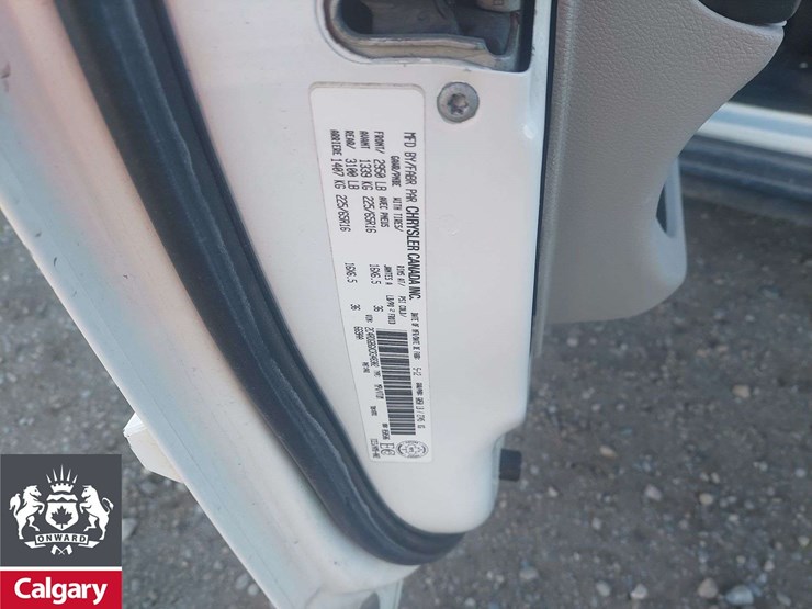 2012-dodge-grand-caravan-image-21