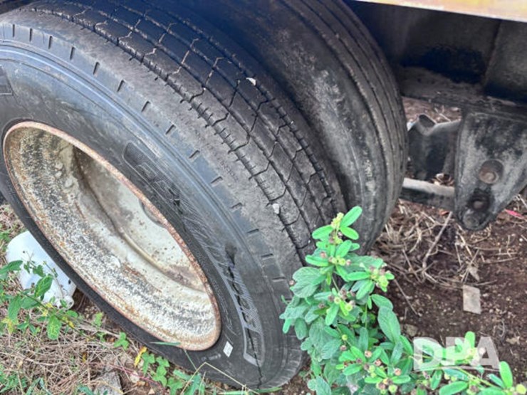 2004-magnolia-trailer-image-42