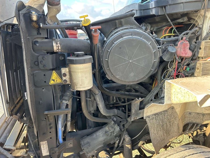 2011-international-workstar-7400-image-7