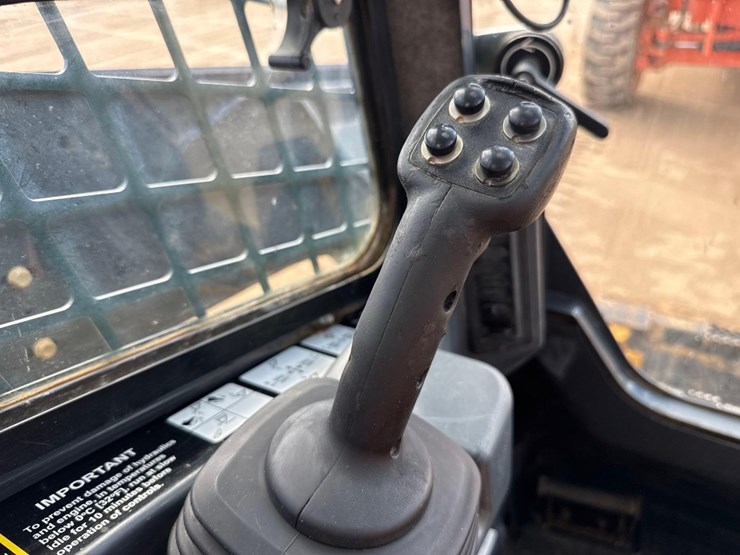 2017-deere-333g-image-31