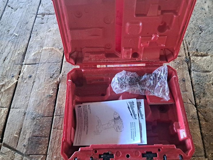 #102-•-milwaukee-drill-image-5