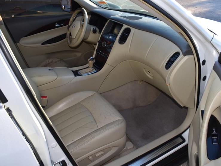 2011-infiniti-ex35-image-7