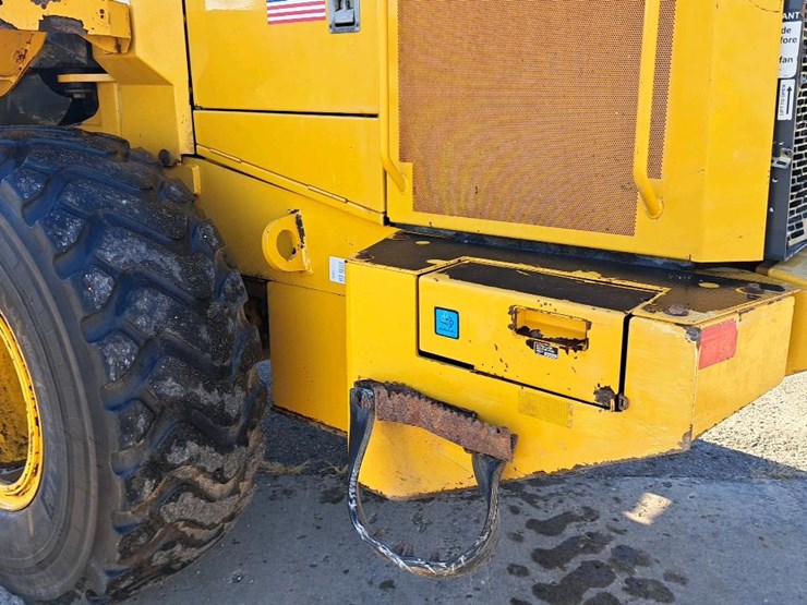 2018-deere-544k-image-32