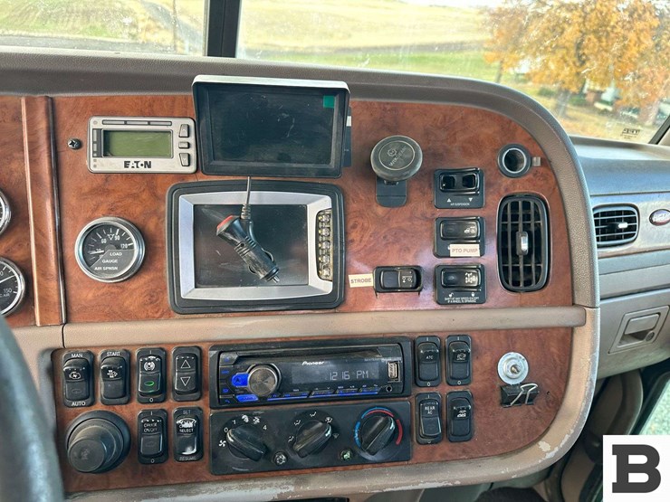 2008-peterbilt-386-image-85