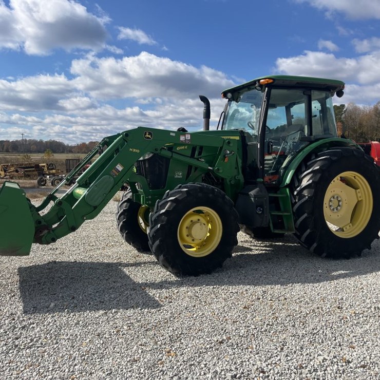 JOHN DEERE 6135E