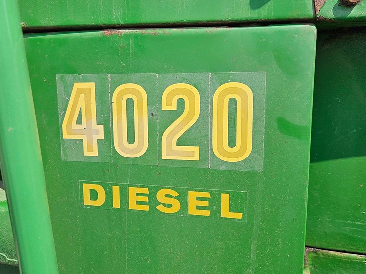 john-deere-4020-image-36