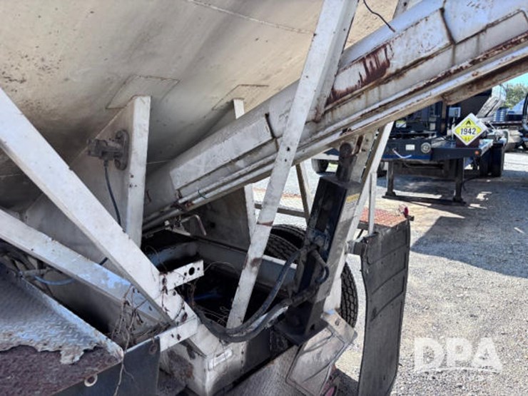 2003-volvo-10-image-44