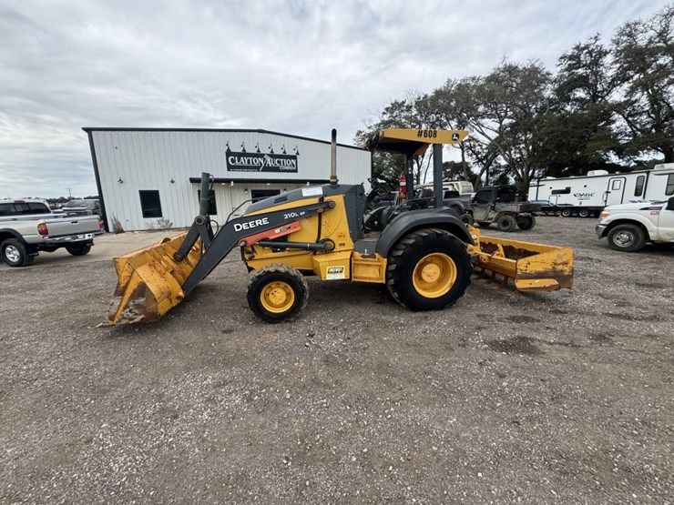 deere-210l-image-1