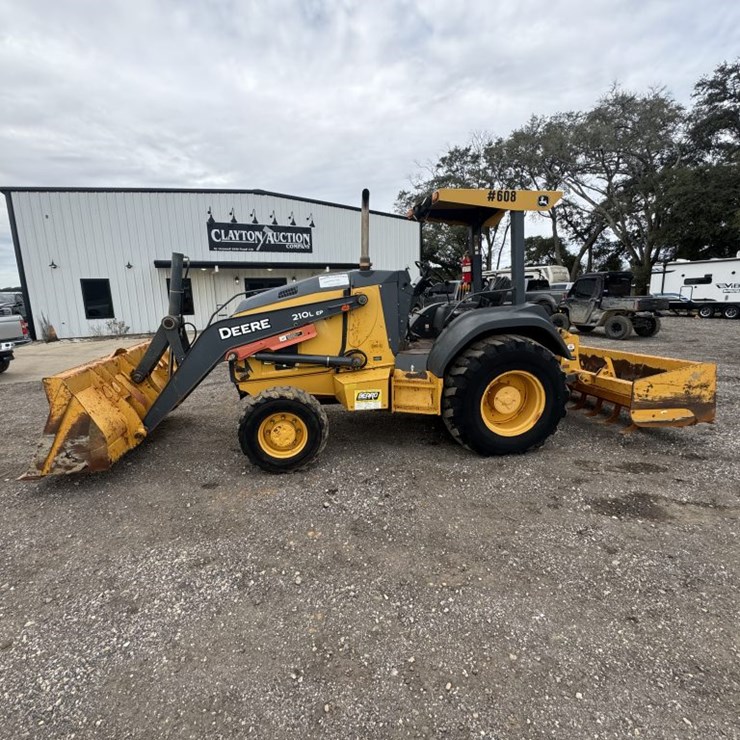 DEERE 210L