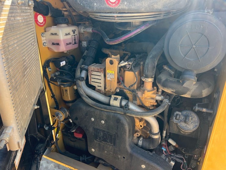 2020-caterpillar-259d3-image-19