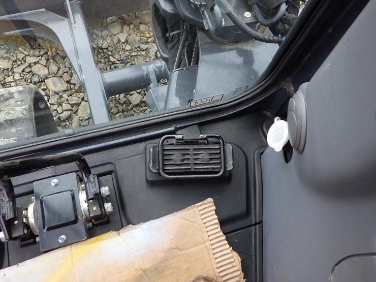 hitachi-zx40u-image-33