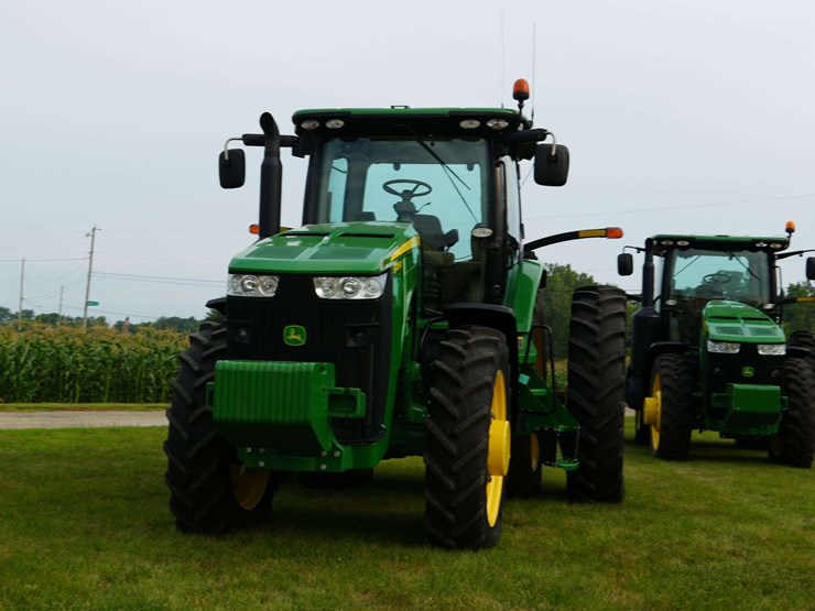 2012-john-deere-8235r-image-14